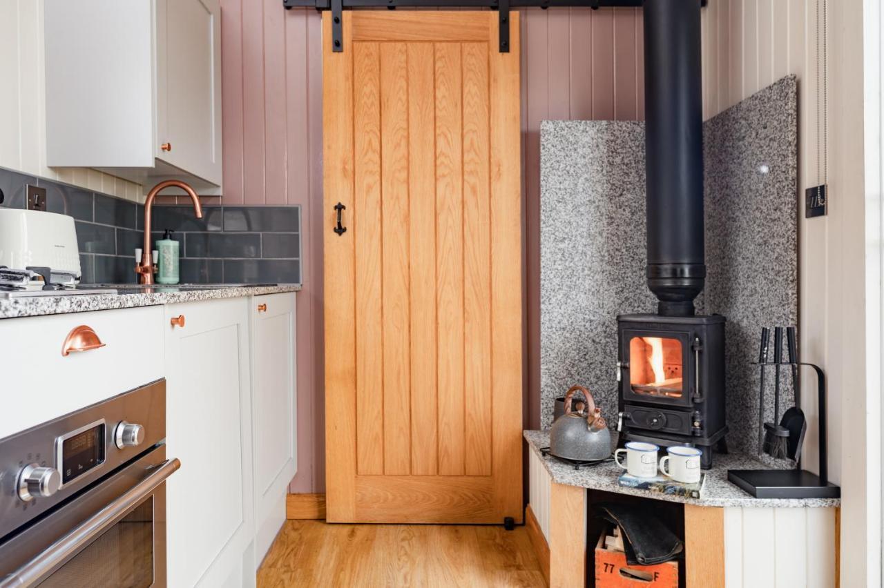 Highland Shepherd Huts 네시브리지 외부 사진